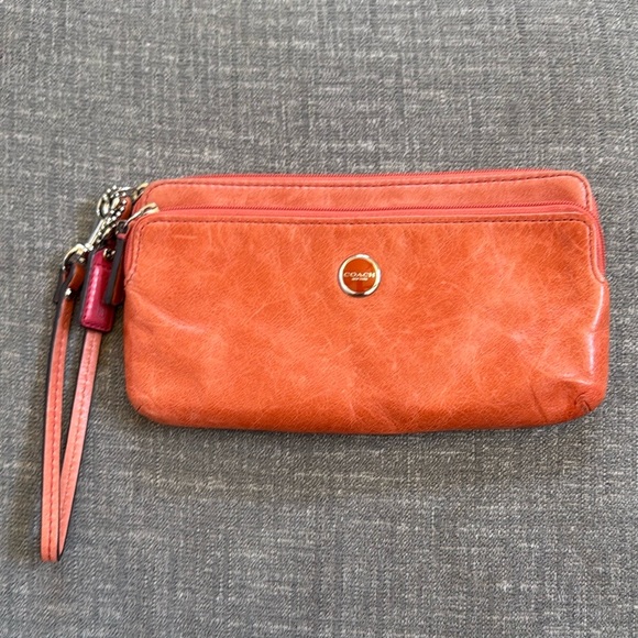 Coach Coral Orange Wristlet Vintage - Picture 9 of 11